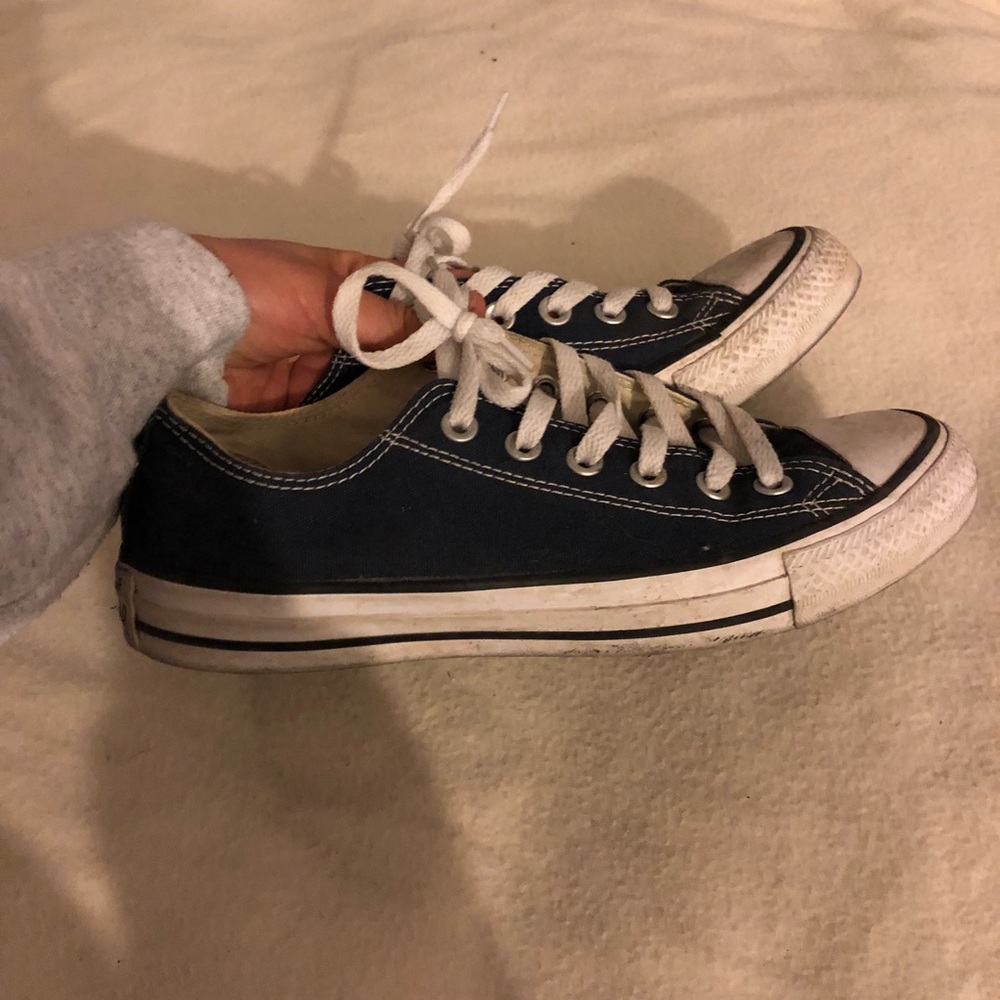 Navy blue converse